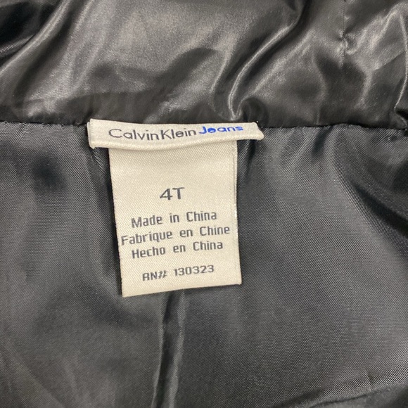 Calvin Klein boys puffer vest - Picture 3 of 4